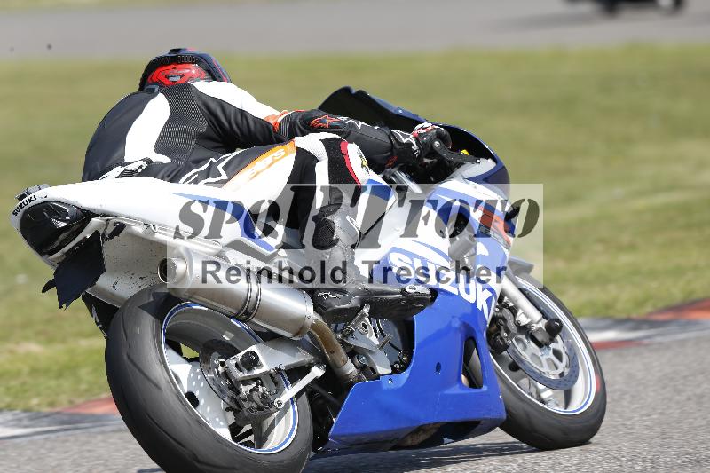 /Archiv-2025/45 10.08.2025 Plüss Moto Sport ADR/Freies Fahren/backside